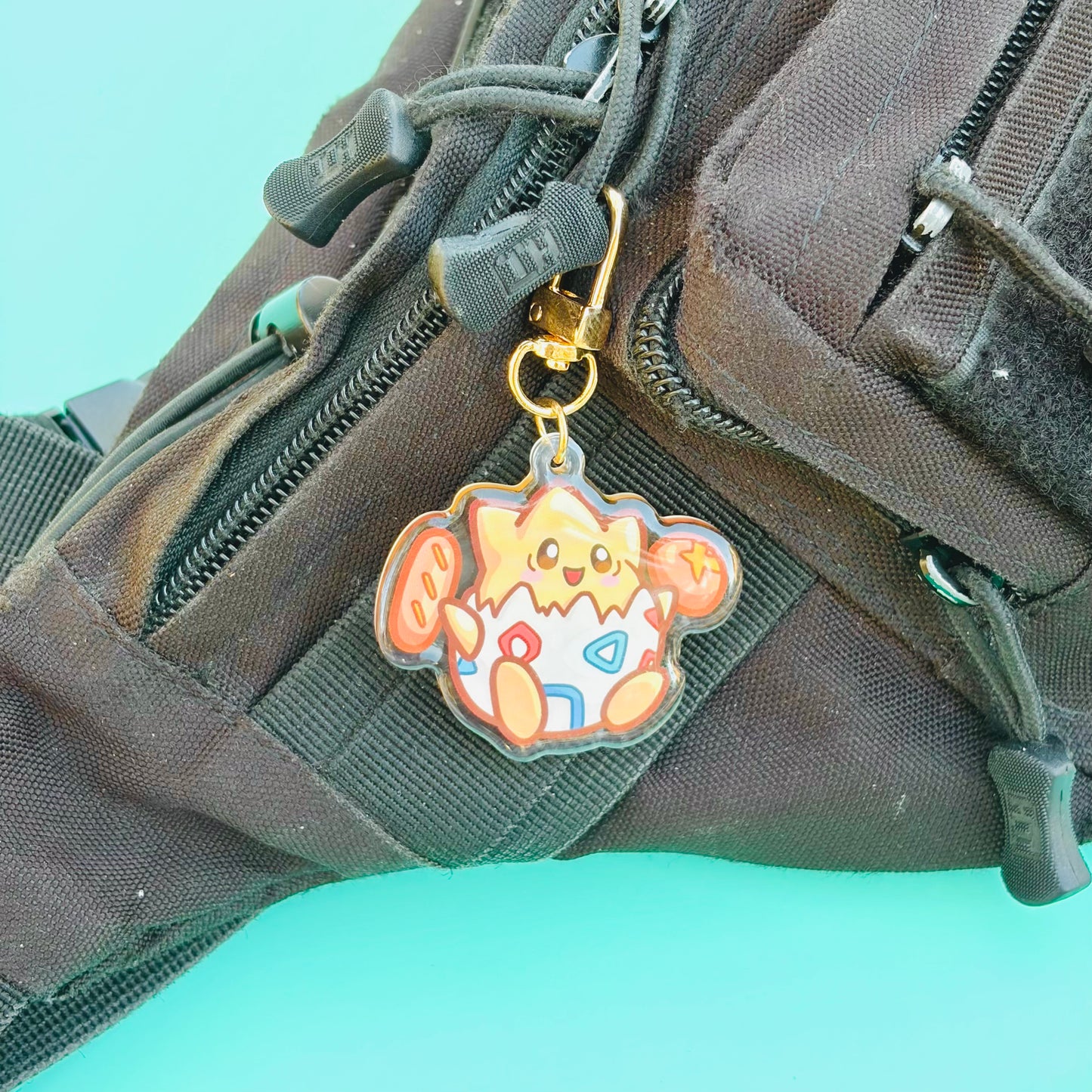 A cracked egg that loves bread