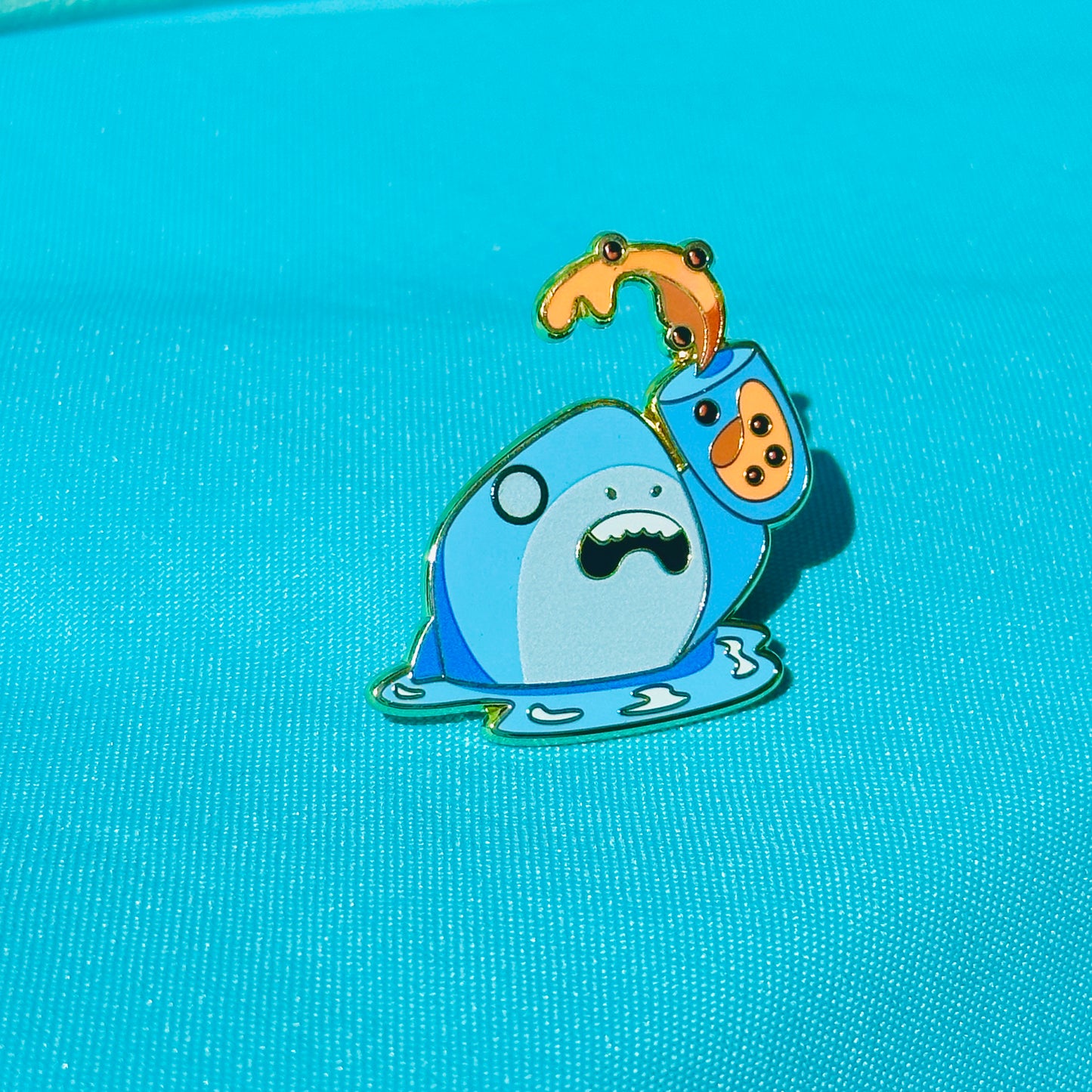 Shark Grabbing Thai Boba Tea based on CSU Long Beach Pin