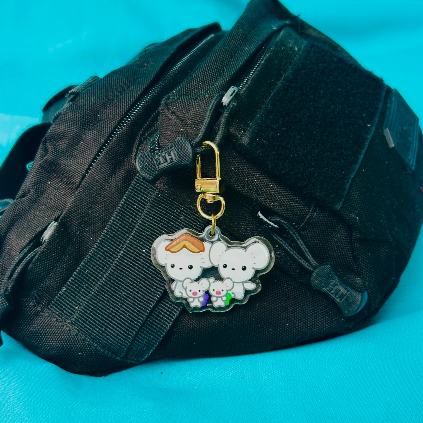 Maus with Books & Backpacks