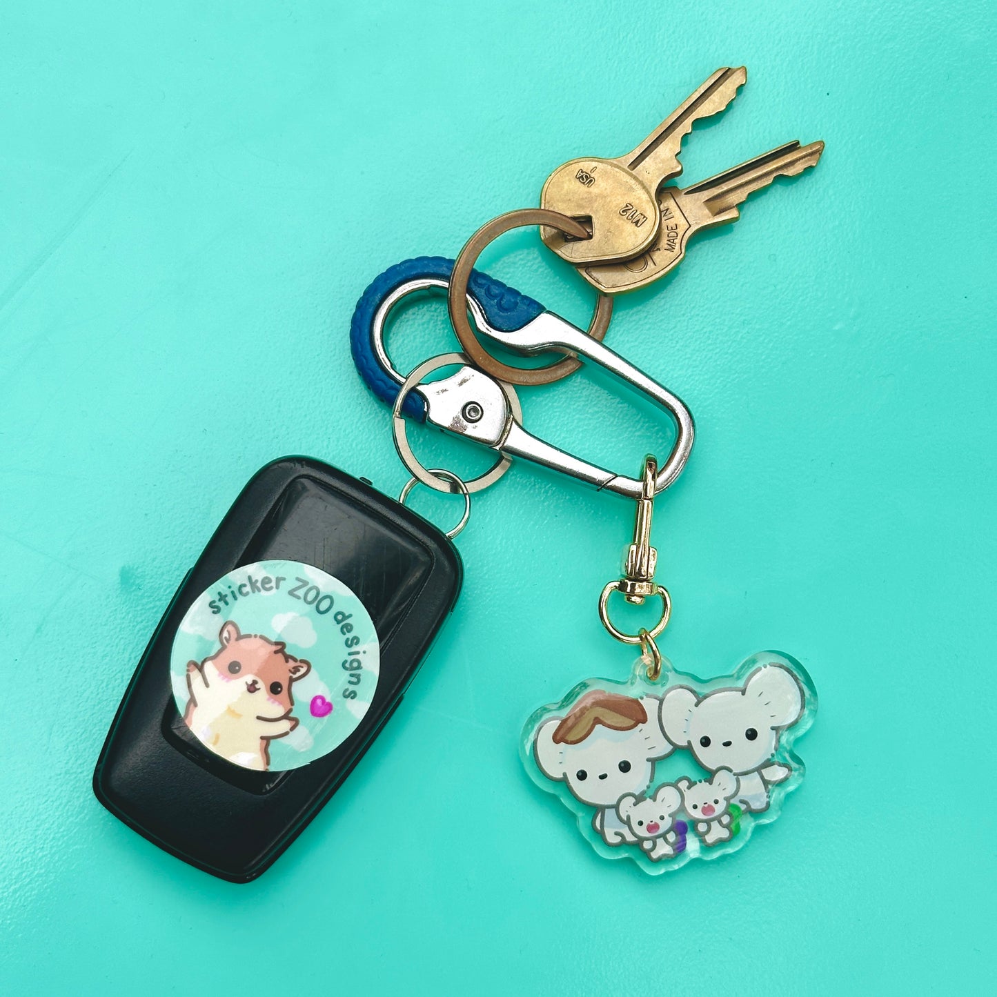 Maus with Books & Backpacks